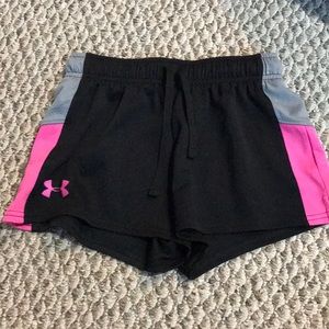 Girls M Under Armour  Shorts